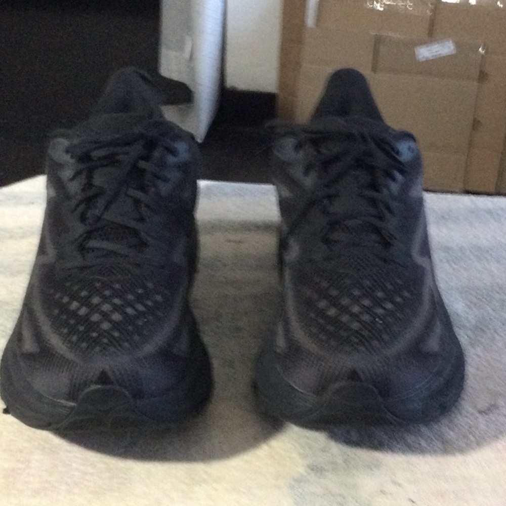 Men's Black Athletic Shoes